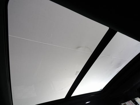 Used 2026 Chevrolet Suburban Z71 w/ Comfort Package image 29