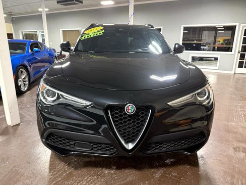 Used 2022 Alfa Romeo Stelvio Ti image 2