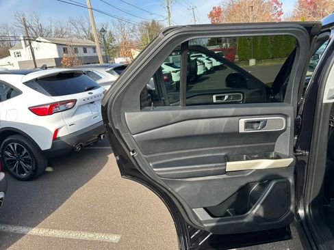 Certified 2021 Ford Explorer XLT image 14