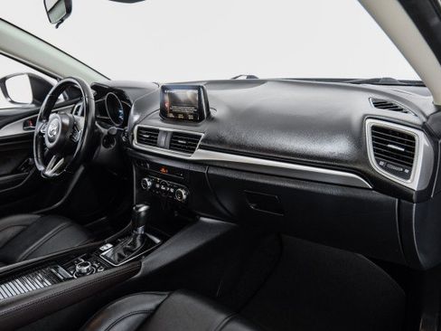 Used 2018 MAZDA MAZDA3 Touring FWD image 10