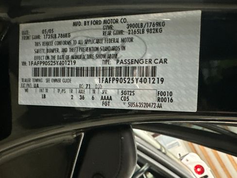 Used 2005 Ford GT RWD image 21