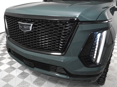 Used 2026 Cadillac Escalade Sport w/ Touring Package AWD/4WD image 32