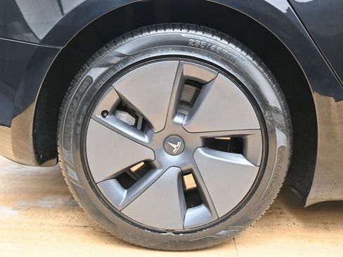 Used 2023 Tesla Model 3 Standard Range image 13