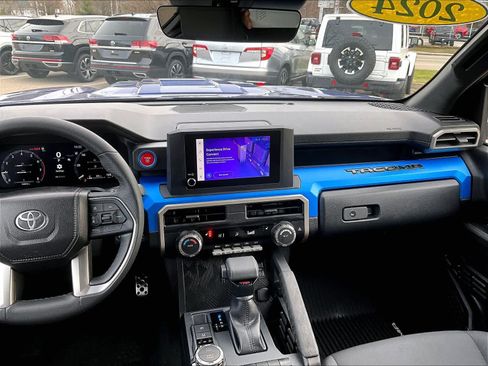 Used 2024 Toyota Tacoma TRD Sport image 18