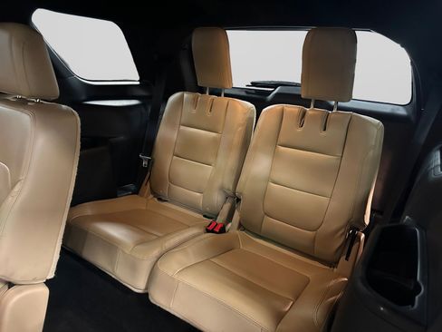 Used 2016 Ford Explorer XLT w/ Equipment Group 202A image 22
