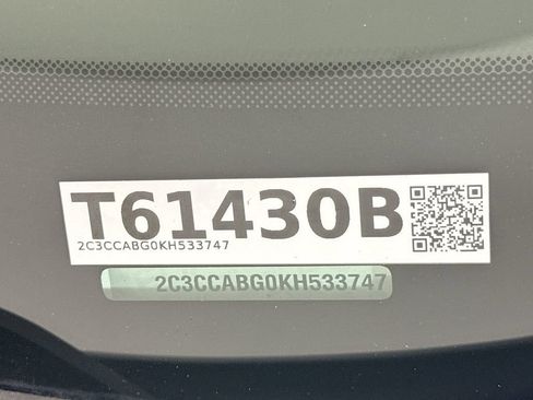 Used 2019 Chrysler 300 S RWD image 29