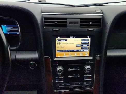 Used 2016 Lincoln Navigator Select AWD/4WD image 18