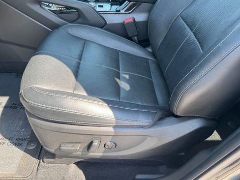 Used 2022 Kia Telluride EX w/ EX Premium Package FWD image 14