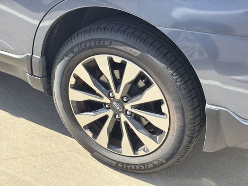 Used 2017 Subaru Outback 2.5i Limited AWD/4WD image 5