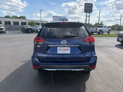 Used 2017 Nissan Rogue SV image 8