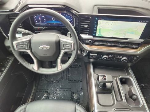 Used 2023 Chevrolet Silverado 1500 RST AWD/4WD image 30