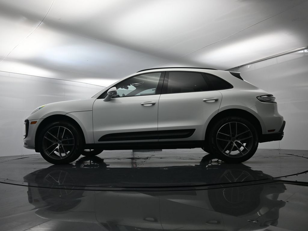 Certified 2026 Porsche Macan AWD/4WD image 47