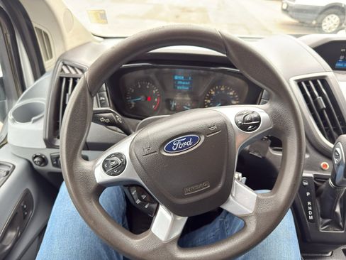 Used 2018 Ford Transit 150 XLT image 19