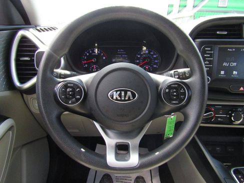Used 2020 Kia Soul LX FWD image 14