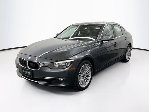 Used 2013 BMW 328i xDrive Sedan AWD/4WD image 3