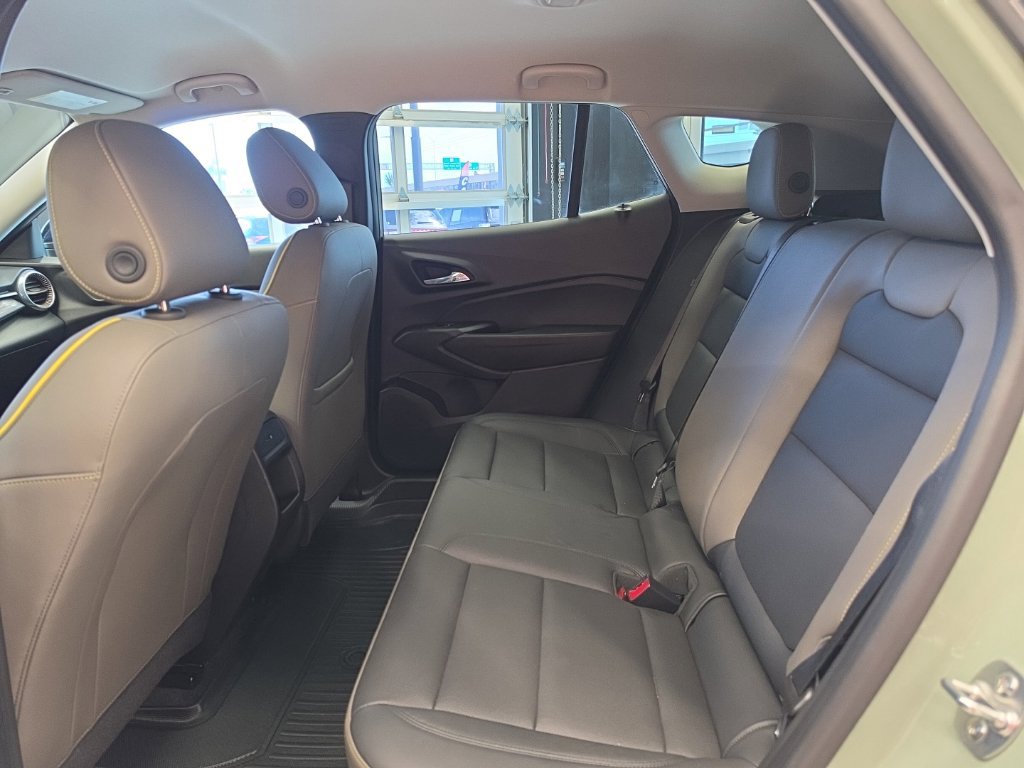 Used 2025 Chevrolet Trax ACTIV FWD image 37