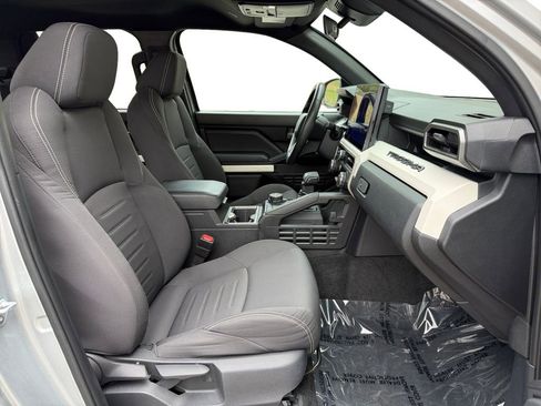 Used 2024 Toyota Tacoma TRD Off-Road image 18