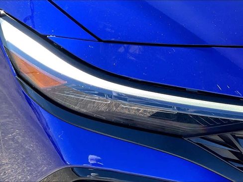 Used 2024 Hyundai Elantra Limited image 27