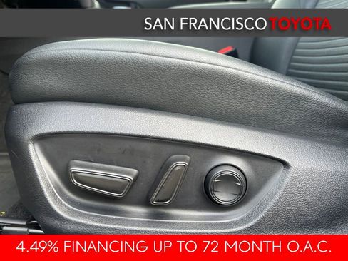 Used 2023 Toyota Camry SE image 12