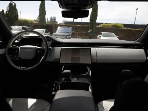 Certified 2024 Land Rover Range Rover Sport Dynamic SE image 14