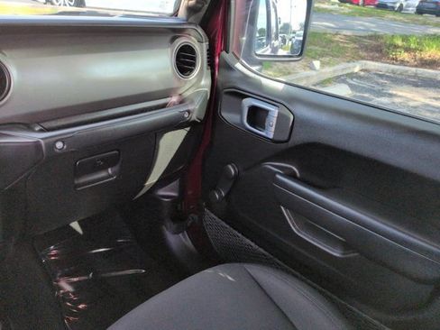 Used 2022 Jeep Gladiator Sport AWD/4WD image 17