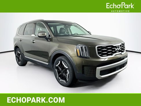 Used 2025 Kia Telluride S FWD image 1