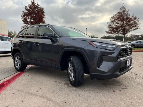 Used 2025 Toyota RAV4 XLE image 5