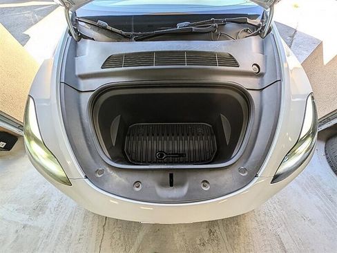 Used 2022 Tesla Model Y Performance AWD/4WD image 17