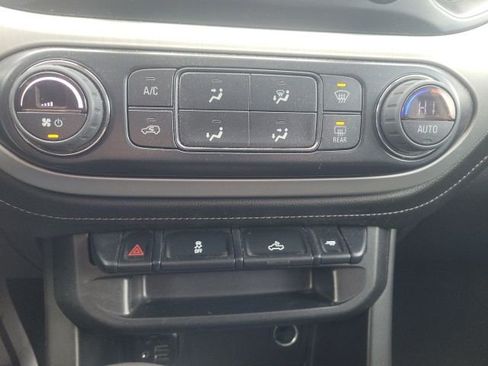 Used 2022 GMC Canyon Elevation image 33