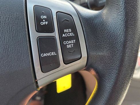 Used 2010 Hyundai Elantra GLS FWD image 14