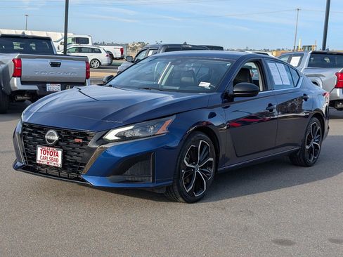 Used 2024 Nissan Altima 2.5 SR image 11