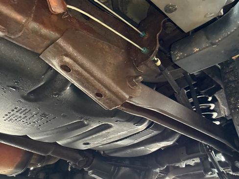 Used 2002 Chevrolet Suburban Z71 image 24