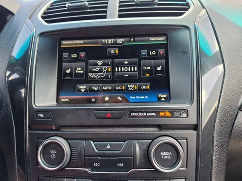 Used 2016 Ford Explorer XLT w/ Equipment Group 202A FWD image 44