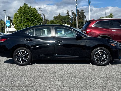 Used 2025 Nissan Sentra SV FWD image 8