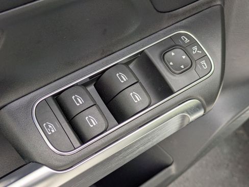 New 2025 Mercedes-Benz GLB 250 image 16