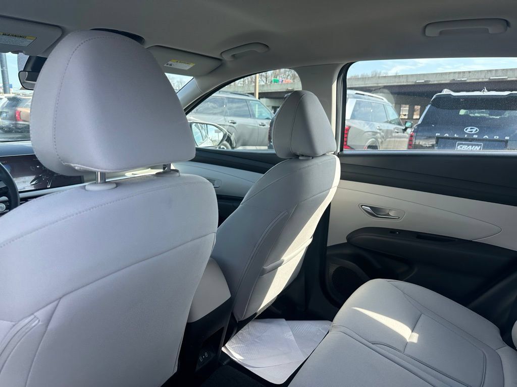 New 2025 Hyundai Tucson SE FWD image 28