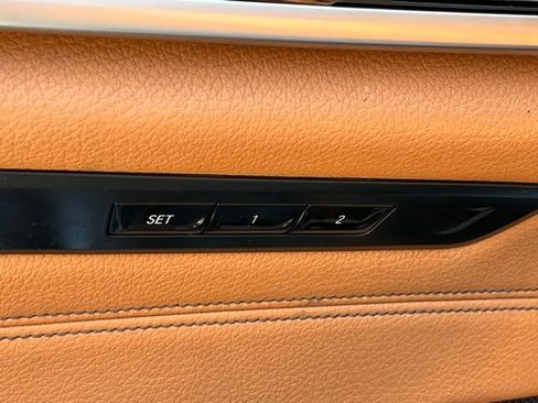 Used 2019 BMW 530i xDrive w/ Premium Package image 13