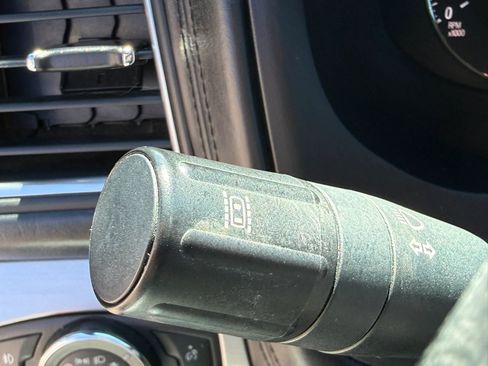 Used 2017 Ford Explorer Platinum image 27