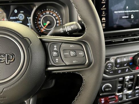 New 2026 Jeep Gladiator Mojave w/ Safety Group image 31