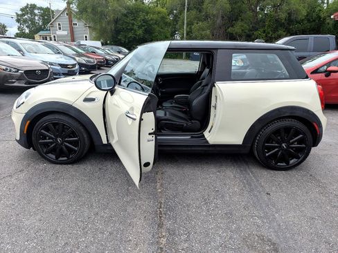 Used 2015 MINI Cooper 2-Door Hardtop image 5