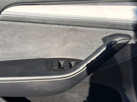 Used 2023 Tesla Model Y AWD image 12