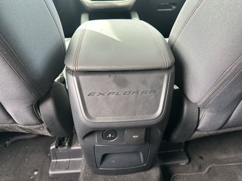 Used 2026 Ford Explorer Active AWD/4WD image 23