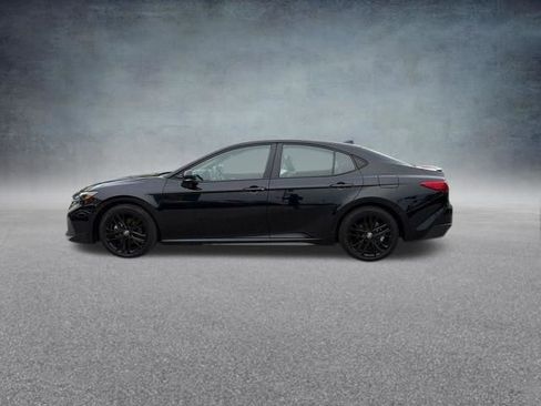 Used 2025 Toyota Camry SE FWD image 12