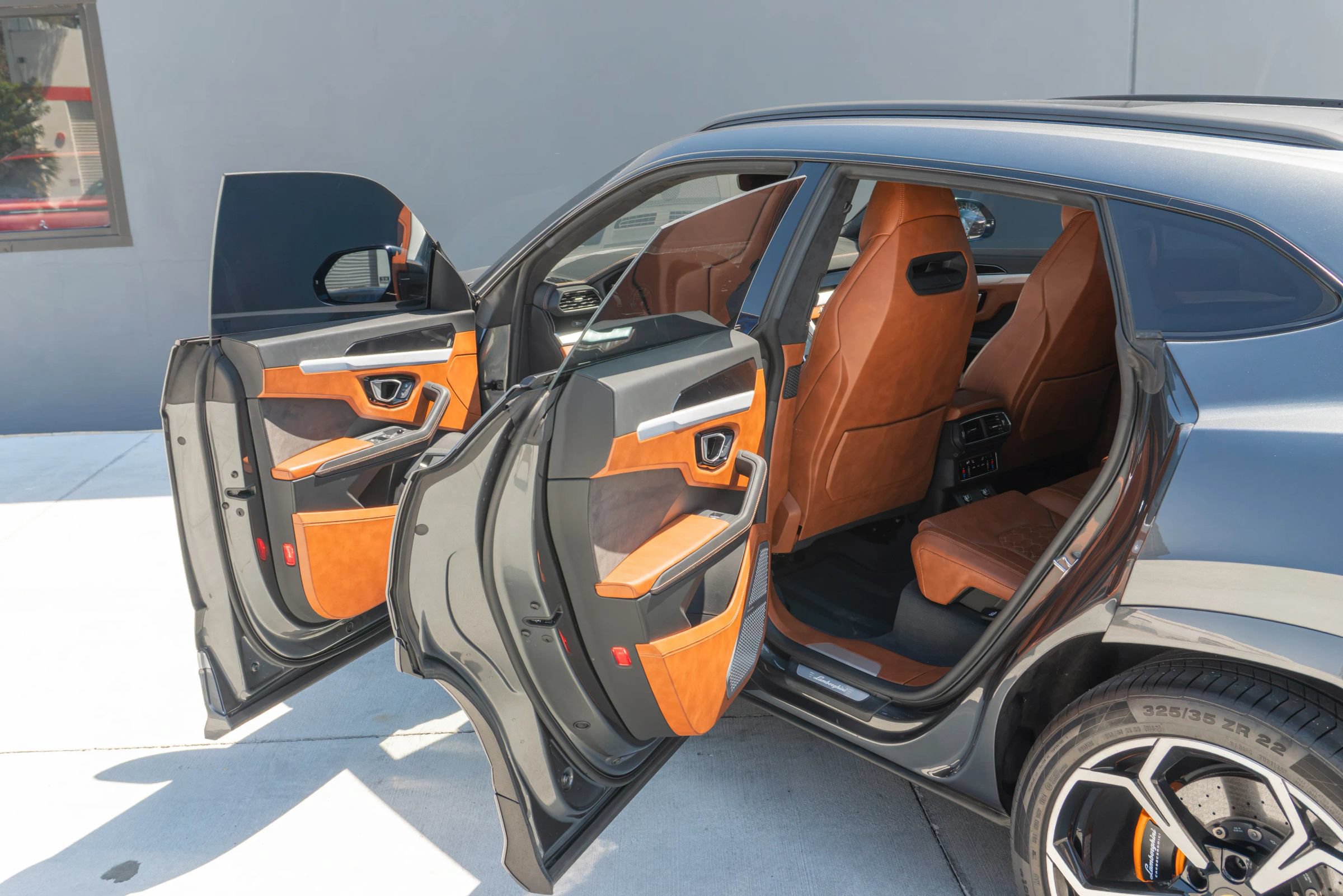 Used 2019 Lamborghini Urus AWD/4WD image 68