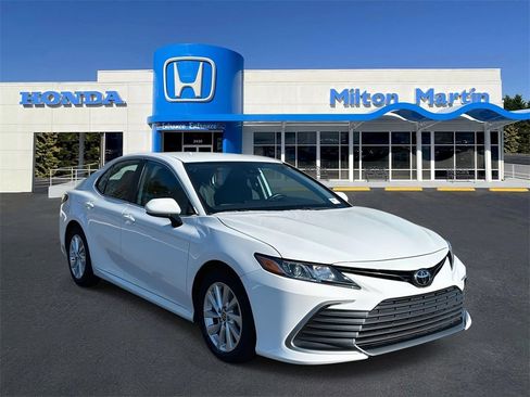 Used 2023 Toyota Camry LE image 1