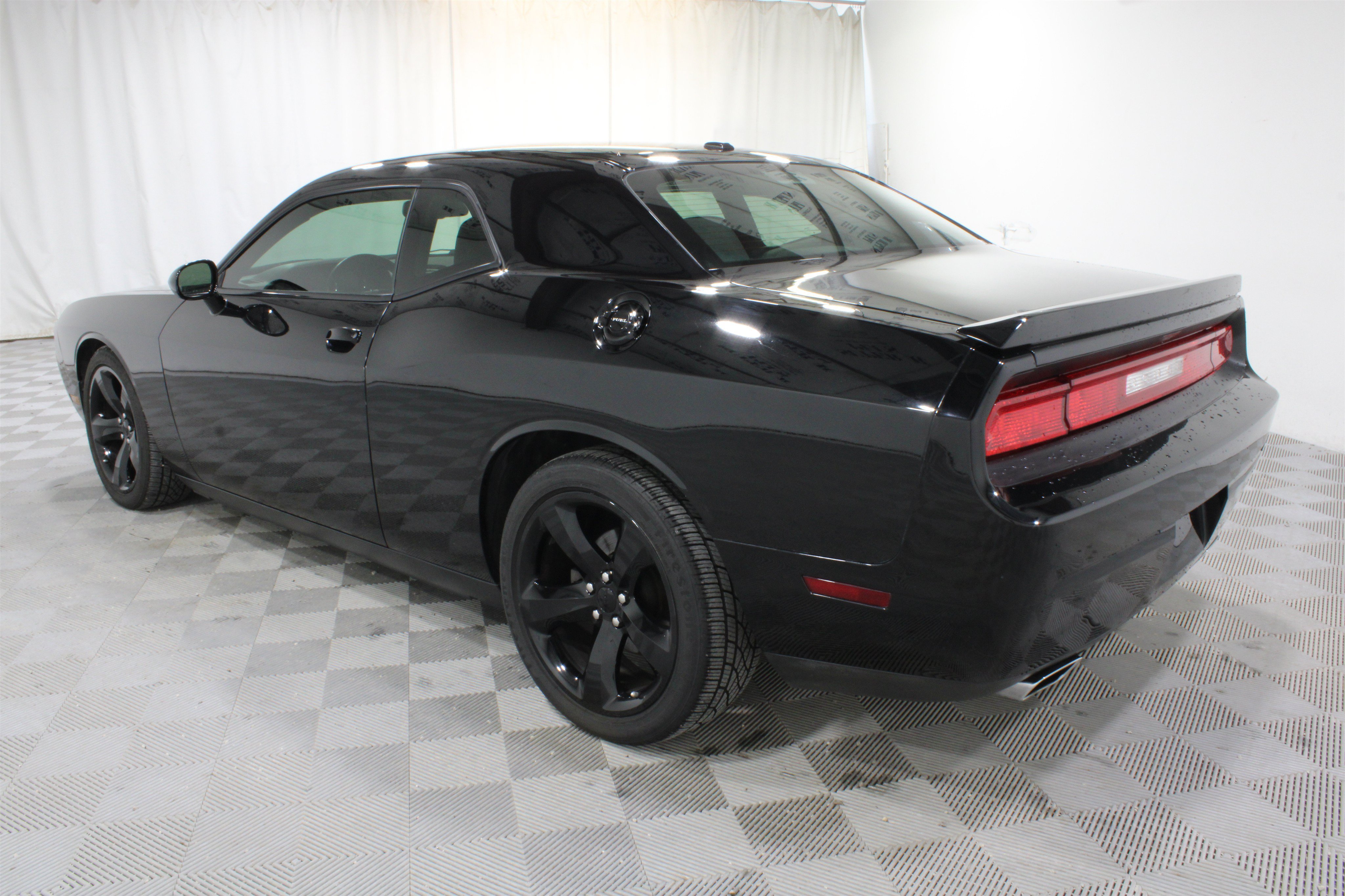 Used 2014 Dodge Challenger R/T w/ Blacktop Package RWD image 5