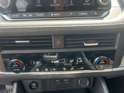 Used 2026 Nissan Rogue SV FWD image 17