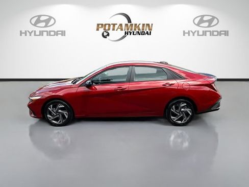 Certified 2025 Hyundai Elantra Sport FWD image 8