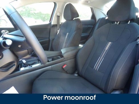 Used 2025 Hyundai Elantra SEL FWD image 10