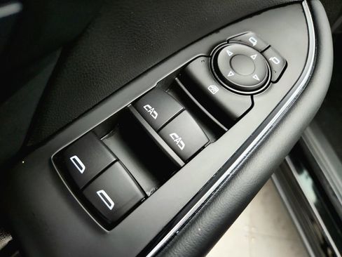 Used 2022 Buick Envision Essence w/ Technology Package I AWD/4WD image 27